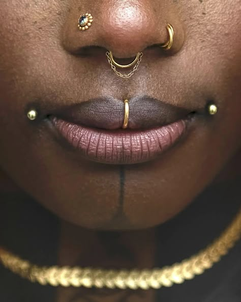 Morónkéjì (@nuwu_kj) • Instagram photos and videos Unique Piercings Face, Cool Piercings Face, Piercings Female, Stacked Septum, Nose Accessories, High Nostril Piercing, Piercing Art, Dnd Character Inspiration, Pretty Piercings