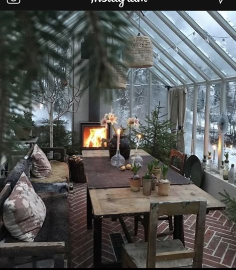 Home Greenhouse, Sunroom Designs, Cozy Spot, Cozy Place, Glass House, Winter Garden, Garden Room, My Dream Home, Future House