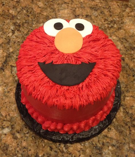 Elmo smash cake! Simple Elmo Cake, Elmo Smash Cake, Elmo Birthday Party Boy, Elmo Birthday Cake, Elmo First Birthday, Elmo Cupcakes, Surprise Birthday Cake, Red Birthday Cakes, Sesame Street Cake