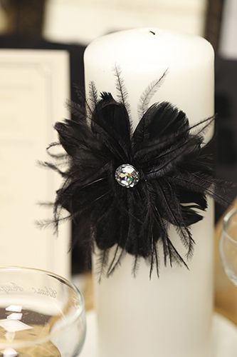 Wedding Themes Black, Black And White Centerpieces, White Centerpieces, Black And White Wedding Theme, Black White Parties, White Centerpiece, White Wedding Theme, Feather Wedding, Black And White Theme