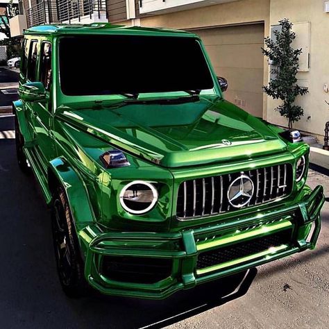 Mercedes-AMG G 63 4MATIC+ W463 - Wicked colour! Green Mercedes, Mercedes Jeep, Mercedes Auto, مرسيدس بنز, Dream Cars Mercedes, Mercedes G Wagon, Benz G Class, Mercedes Benz G Class, Dream Cars Jeep