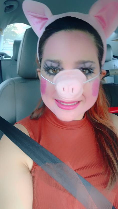 Pig Face Paint Easy, Diy Pig Costume Women, Pig Nose Makeup, Pig Makeup Halloween, Pig Costume Women, Peppa Pig Makeup, Diy Pig Costume, Pig Face Paint, Pig Costume Diy