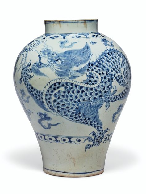 Antique Chinese Porcelain, Ancient Chinese Pottery, Ming Dynasty Pottery, Chinese Dynasty, China Vase, Joseon Dynasty, Chinese Pottery, Porcelain Pottery, Chinese Ceramics