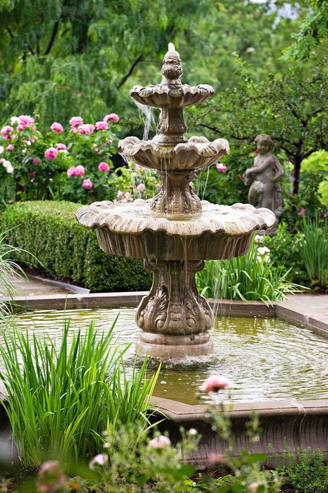 Backyard Water Fountains, Water Fountain Design, Garden Water Fountains, Fountains Backyard, Fountain Design, Secret Gardens, Water Features In The Garden, Garden Fountain, Fountains Outdoor