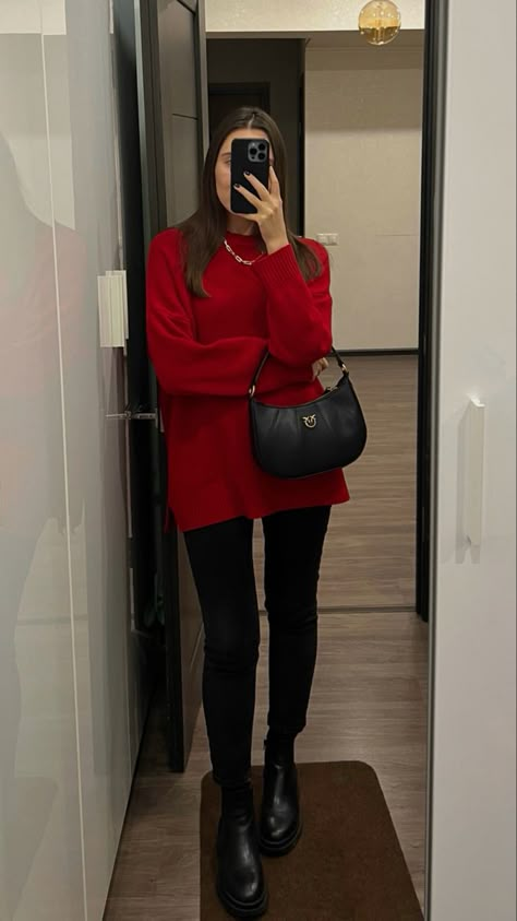 Emmy Red Carpet, Emmys Red Carpet, The Emmys, Winter Fashion Outfits Casual, Cold Outfits, Red Pullover, Casual Work Outfits, Autumn Outfit, Casual Style Outfits