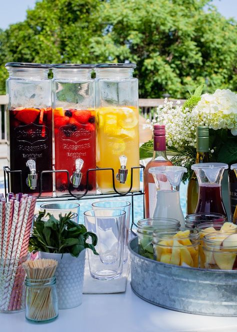 Sangria Bar, Drink Stations, Lemonade Bar, Fiesta Bridal Shower, Mexican Theme, Red Sangria, Cocktails Bar, Backyard Entertaining, Drink Station