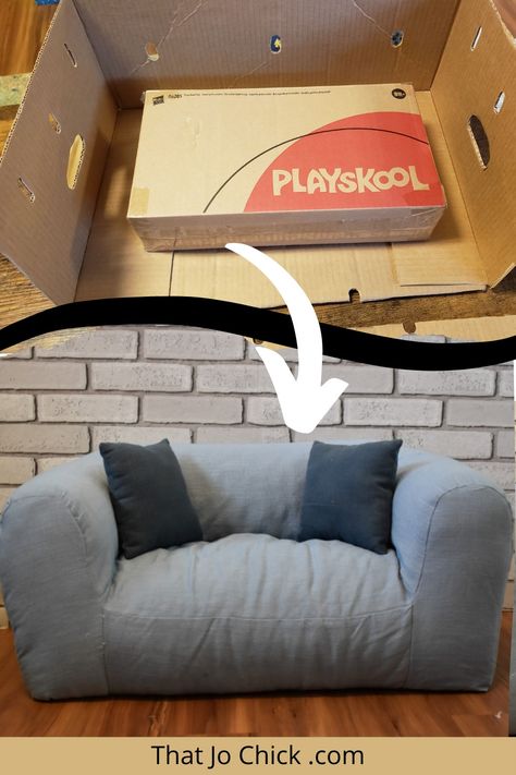 How I made this mini couch out of a cardboard banana box - That Jo Chick Diy Dog Sofa Bed Couch, Diy Pet Couch, Dog Sofa Diy, Cat Couch Sewing Pattern, Diy Cat Sofa, Cat Sofa Diy, Diy Dog Sofa, Diy Cat Couch, Diy Dog Couch