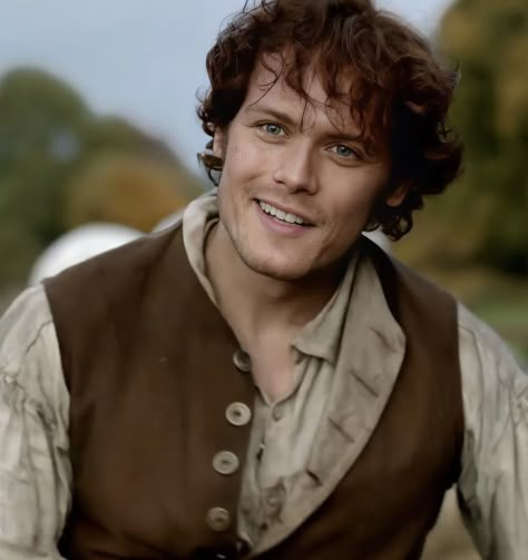 Jamie From Outlander, Men Faceclaims, Traveling Nurse, Outlander Funny, Charlie Weasley, Gabaldon Outlander, Diana Gabaldon Books, James Fraser Outlander, Sam Hueghan