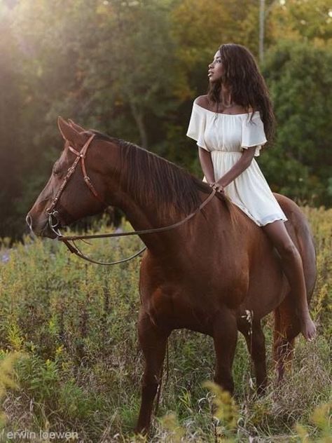 All Things Black Women on Twitter: "Horseback riding… " Woman Riding Horse, Brown Horse, Dark Skin Women, Equestrian Outfits, Horse Photography, Horse Pictures, Horse Girl, Horse Rider, Horseback Riding