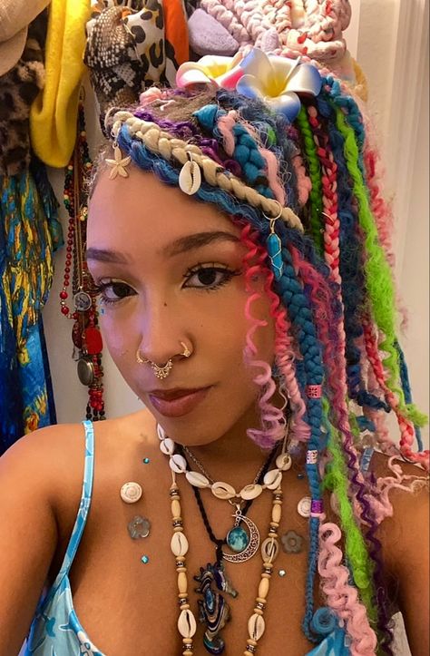 #cocogirl #coconutgirl #gyaru #gyarugal #gal #galgyaru #alternativeblackgirl #cocogal Maximalist Hair, Rainbow Dreads, Gyaru Hairstyles, Weird Hairstyles, Decora Hair, Colorful Braids, Rainbow Braids, Yarn Braids, Goddess Braids Hairstyles