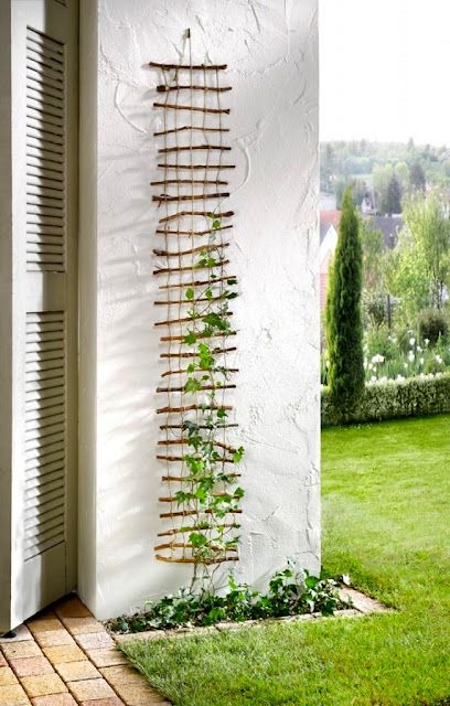 Clay Diys, Diy Garden Trellis, Vertical Garden Design, نباتات منزلية, Diy Trellis, Vertical Garden Diy, Garden Artwork, Diy Garden Projects, Garden Features