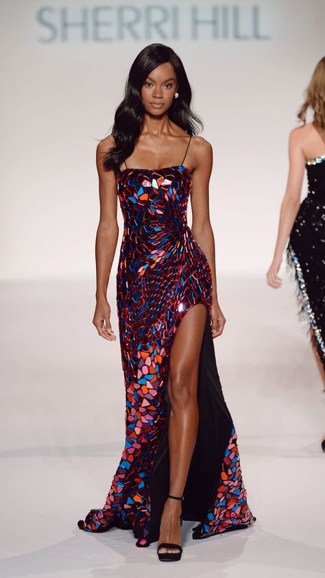 2025 Runway Fashion, Sherri Hill Runway, Runway Fashion 2020, Prom Dress Couture, Neon Prom Dresses, New York City Fashion, 2019 Couture, Fall Runway, Fashion Week Spring 2020