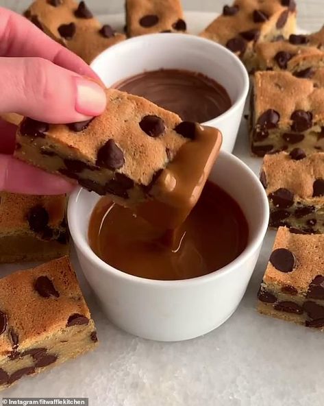 Chocolate Chip Cookie Dippers, Cookie Dippers, Pistachio Sauce, Cookie Dipper, Soft Chocolate Chip Cookie, Biscoff Spread, Soft Chocolate Chip Cookies, Mini Dessert, Salted Caramel Sauce