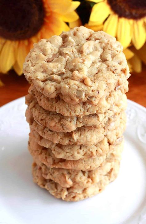 Coconut Sunflower Seed Cookies Sunflower Seed Cookies, Sunflower Seed Recipes, Sunflower Cookies, Seed Cookies, Coconut Muffins, Sunflower Seed, Oatmeal Cookies, Cookie Cake, Yummy Cookies