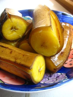 NYAM | adventures in cooking and eating: Boiled Sweet Plantains Boiled Plantain Recipes, Latin Meals, Boiled Plantains, How To Cook Plantains, Sweet Plantains, Cooking Journal, Carribean Food, Plantain Recipes, Jamaican Cuisine