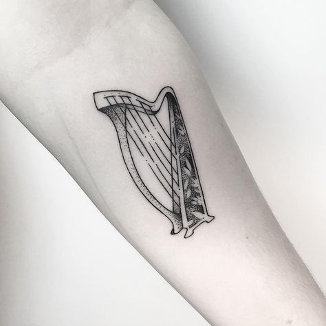 Pinterest : @billiemaecliffo Irish Harp Tattoo, Ireland Tattoos, Dublin Tattoo, Harp Tattoo, Ireland Tattoo, Shamrock Tattoos, Beauty Tattoo, Irish Tattoos, Greek Mythology Tattoos