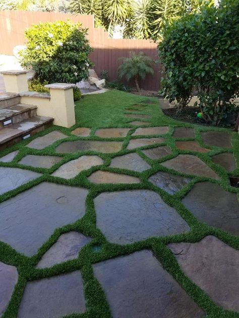 Create a function green patio area Grass Pavers, Best Artificial Grass, Flagstone Pavers, Grass Installation, Artificial Grass Installation, Pavers Backyard, Walkway Landscaping, Flagstone Patio, Garden Stepping Stones