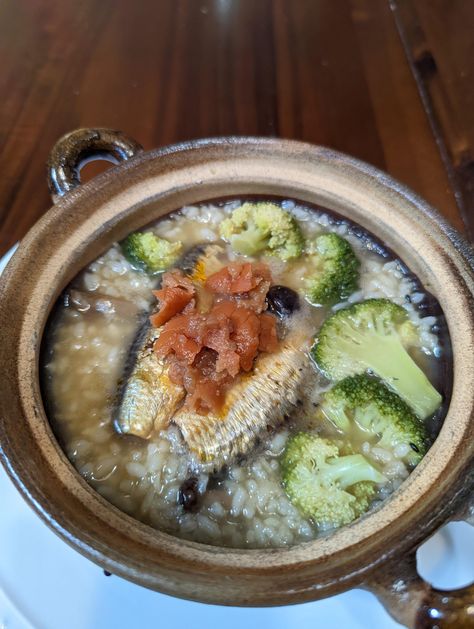 Japanese inspired rice porridge by crusoe The post Japanese inspired rice porridge appeared first on Alo Japan. Japanese Porridge, Rice Porridge, Japanese Food, Aesthetic Food, Hummus, Rice, Diet, Japan, Ethnic Recipes