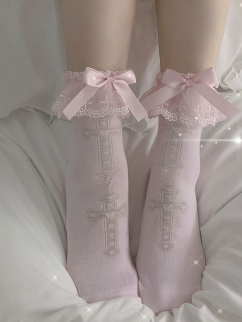 This price is for a pair of socks only, others are not included. SizeFree SizeLength28 Shoujo Shoes, Soft Socks Aesthetic, Medias Aesthetic, Cute Pink Socks, Cute Pink Ruffled Socks, Pink Kogal Socks, Pink Ruffle Socks, Kawaii Ankle Socks, Strawberry Bunny