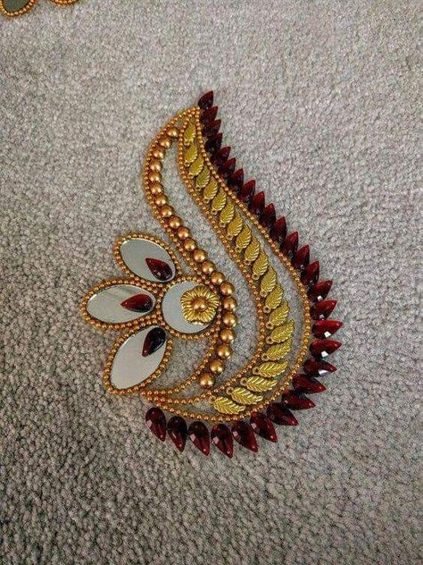 Table Wall Decor, Kundan Rangoli, Hand Work Design, Floor Decoration, Kundan Work, Birds Embroidery Designs, Table Wall, Simple Embroidery Designs, Diy Embroidery Designs