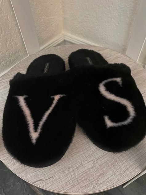 Victoria’s Secret Slippers, Vs Slippers, Vs Pjs, Victoria Secret Slippers, Dr Shoes, Cute Slippers, Pink Girly Things, Wife Life, Girly Shoes