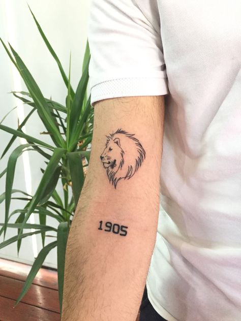 Lion Tattoo Aesthetic, Lion Minimal Tattoo, Galatasaray Tattoo, Lion Tattoo Men, Leones Tattoo, Leon Tattoo, Small Lion Tattoo, Leo Zodiac Tattoos, Saturn Tattoo