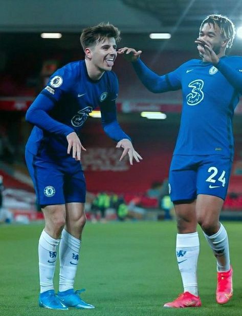 Mason Mount Birthday, Mason Mount Celebration, Mason Mount Dance, Mason Mount Funny Pics, Chelsea Celebration, P Name Wallpaper Hd Love, Football Birthday Cake, Chelsea Wallpapers, Football Wallpapers