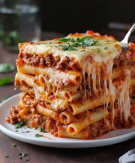 Easy Baked Ziti Recipe Chilighetti Recipe, Crockpot Ziti Recipes, Homemade Ziti, Baked Ziti Crockpot, Ziti With Ricotta Cheese, Crock Pot Ziti, Bake Ziti, Ziti Bake, Slow Cooker Baked Ziti