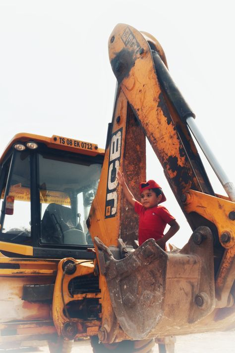 Construction theme photography Construction Photo Shoot, Dump Truck Birthday Party, 2nd Birthday Photos, 3rd Birthday Boys, Dump Truck Birthday, Boy Photo Shoot, Trucks Birthday Party, Construction Theme