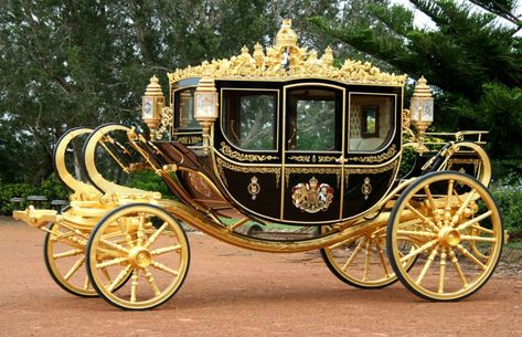 Royal Carriage | hestevogne | Horse carriage, British history, Horses Horse Cart, Horse Drawn Carriage, Wedding Carriage, Royal Aesthetic, Early Middle Ages, Rolls Royce Phantom, Horse Carriage, Horse Drawn, George Vi