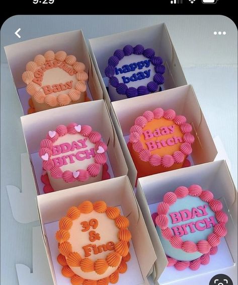 Mini Bento Cakes Ideas, Decorated Mini Cakes, Small Dessert Business Ideas, Mini Personal Cakes, Mini Decorated Cakes, Mini Cakes Ideas Birthday Simple, 8 Inch Cake Designs, Tiny Cakes Birthday, Mini Cakes Ideas Birthday