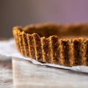 Graham Cracker Crust Pie Recipes, Graham Cracker Pie Crust, Cracker Pie Crust, Graham Cracker Pie, Keto Pie, Chocolate Pie Crust, Cracker Pie, Gluten Free Graham Crackers, Biscuits Graham