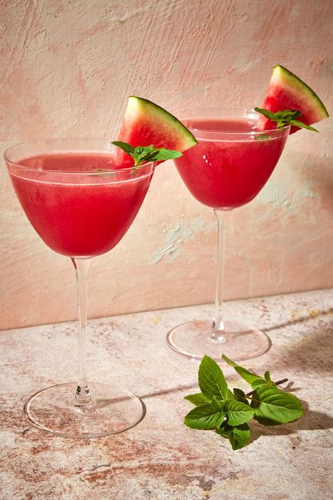 This Watermelon-Lime Mocktail Is Good for Your Gut Homemade Liquors, Cream Drinks, Protein Shop, Fizzy Drinks, Homemade Liquor, Dessert Smoothie, Lunch Appetizers, Fizzy Drink, Low Cholesterol