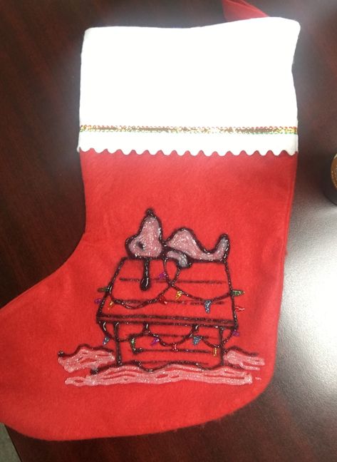 Glitter glue art. Snoopy. Cute Stockings Christmas Diy, Glitter Glue Stocking Ideas, Stocking Painting, Painted Christmas Stockings Ideas, Decorating Stockings Diy, Puffy Paint Stocking Ideas, Stocking Painting Ideas, Diy Stocking Ideas, Painting Stocking Ideas