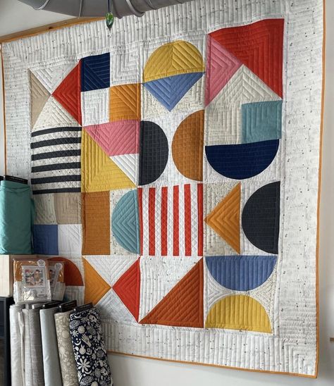 Modern Wall Hanging Quilts, Contemporary Crochet Blanket, Modern Art Quilts, Modern Quilted Wall Hangings, Modern Quilt Pillow, Modern Geometric Quilt Patterns, Abstract Quilts Modern, Modern Wall Quilt, Mid Century Quilt Patterns