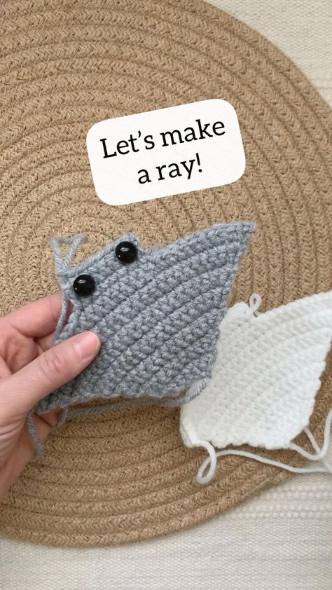 Crochet Stingray, Yarn Toys, Easy Crochet Animals, Scrap Yarn, The Leftovers, Crochet Animals Free Patterns, Kawaii Crochet, Crochet Amigurumi Free, Manta Ray