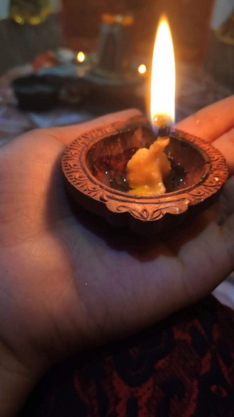 Diya Photos For Diwali, Diwali Vibes Instagram Story, Diwali Mahadev, Diwali Snap Story, Diwali Vibes Snapchat, Diwali Girls Dp, Festive Vibes Captions, Happy Diwali Snap, Diwali Snap Ideas