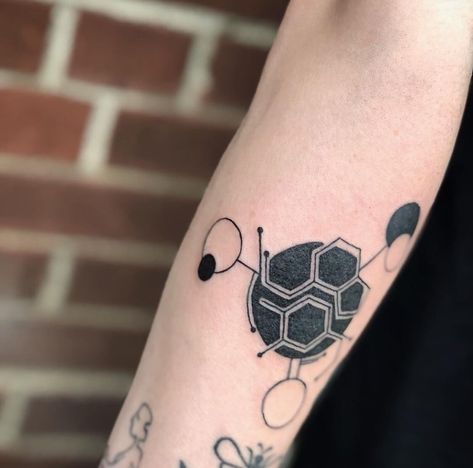 Bipolar Lithium Dopamine Serotonin Molecule tattoo Dopamine And Serotonin Tattoo Ideas, Lithium Tattoo, Serotonin Molecule Tattoo, Serotonin Tattoo, Dopamine Serotonin, Chemistry Tattoo, Serotonin Molecule, Molecule Tattoo, Dragons Tattoo