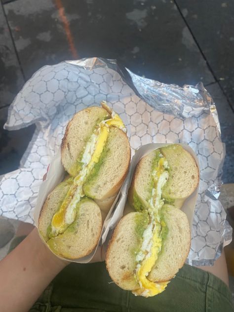 Avocado Bagel Breakfast, Avocado Bagel, Bagel Breakfast, Bagel Breakfast Sandwich, New York Bagel, Breakfast Bagel, Breakfast Sandwich, Bagels, Dog Bun