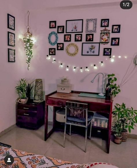 Aesthetic Indian Bedroom Ideas, Indian Desk Decor, Indian Hostel Room Decor Ideas Aesthetic, Study Room Decor Indian, Indian Aesthetic Room, Mandala Aesthetic, Colorful Room Decor, Indian Room Decor, Indian Bedroom Decor