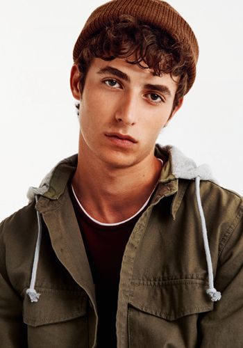 Oscar Kindelan  — born in 1997 — Spain Character Bank, Father Daughter Quotes, Character Inspiration Male, Eren Yeager, Face Reference, Foot Stool, Simple Ideas, Perfect Image, Interesting Faces