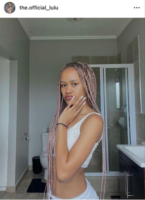 Skunk Patch Knotless Braids, Pink Micro Braids, Pink Braids With Curls, Light Pink Knotless Braids, Rose Gold Box Braids, Pastel Pink Braids, Light Pink Box Braids, Pink Blonde Braids, Pink Knotless Box Braids