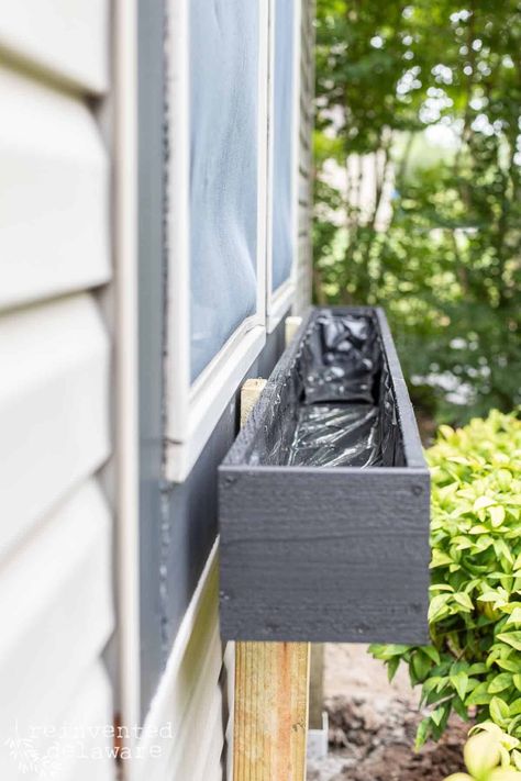 How To Hang A Window Box Planter, Free Standing Window Boxes, Window Box Design Ideas, Diy Window Flower Boxes, Diy Window Planter Boxes, Diy Window Planter, Window Box Diy, Window Box Design, Diy Window Boxes