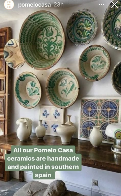 Spanish Pottery, Wabi Sabi Decor, Mediterranean Living, Diy Napkins, Majolica Pottery, Santa Fe Style, Rustic Pottery, Pottery Handbuilding, Living Room Design Inspiration