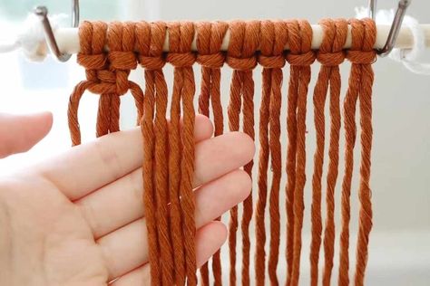 We wanted to share with you this tutorial on how to make a mini macrame wall hanging! This is a very beginner friendly project, even if you've never done macrame before doing this!rnrnYou will need the following materials: 3 or 4mm single strand macramé cord, 42 feet of cord total, a 6-inch stick or wooden dowel. For the main section: cut 10 ropes, each 4 feet longrnrnFor the Hanging Rope Cut 1 rope, 1 1/2 - 2 feet long. The truth is that it is much simpler than it seems. Mini Macrame Wall Hanging, Macrame Wall Hanging Tutorial, Mini Macrame, Macrame Tutorial, Fun Craft, Hanging Rope, Macrame Cord, Macrame Wall, Macrame Wall Hanging