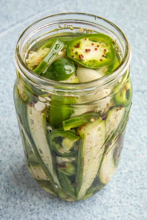 Pickled Okra Recipe, Pickled Okra Recipes, Refrigerator Pickle Recipes, Gumbo Recipe Sausage, Okra Recipe, Pickled Okra, Okra Recipes, Quick Pickled, Jalapeno Recipes