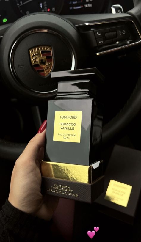 Tom Ford Tobbaco Vanille Perfume, Tom Ford Fashion, Seductive Perfume, Fragrances Perfume Woman, Perfume Collection Fragrance, Tom Ford Beauty, Bath And Body Works Perfume, Perfume Scents, Perfume Lover