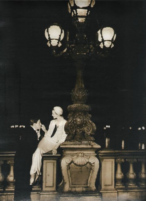 Bazaar Magazine, September 1957 Photographer: Richard Avedon Paris 1920s, 1920s Aesthetic, Carmen Dell'orefice, Steve Mccurry, Patrick Demarchelier, Richard Avedon, Chiffon Evening Dresses, Pierre Balmain, Random House