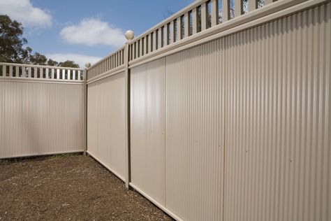 I really like this picket style extension Steel Fencing, Fencing Ideas, Fence Screening, Garden Urns, Garage Storage Organization, Metal Fence, Wall Garden, Fence Panels, Wall Fans