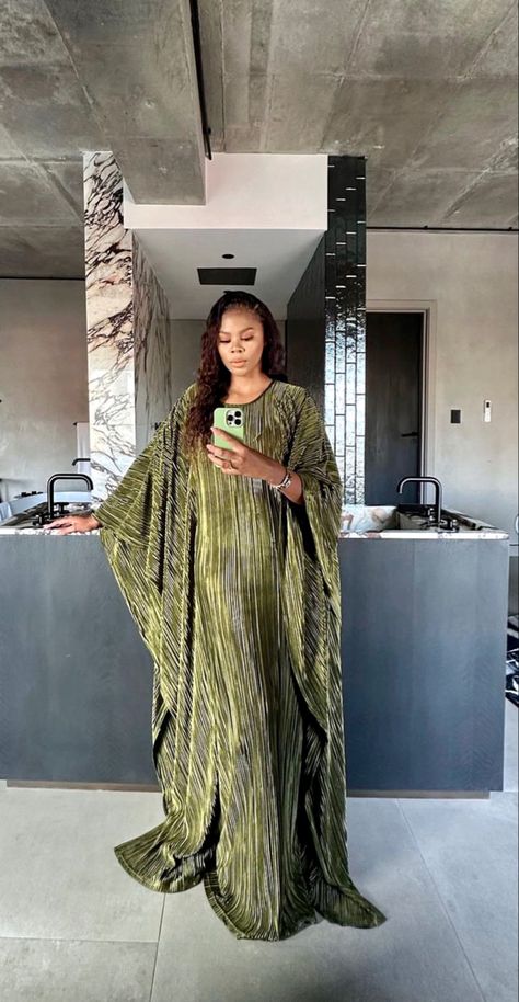 Modest African Fashion, African Abaya Styles, African Boubou Dresses, Senegalese Dresses, African Abaya, Nigerian Outfits, Nigerian Dress, Afrocentric Fashion, Nigerian Fashion